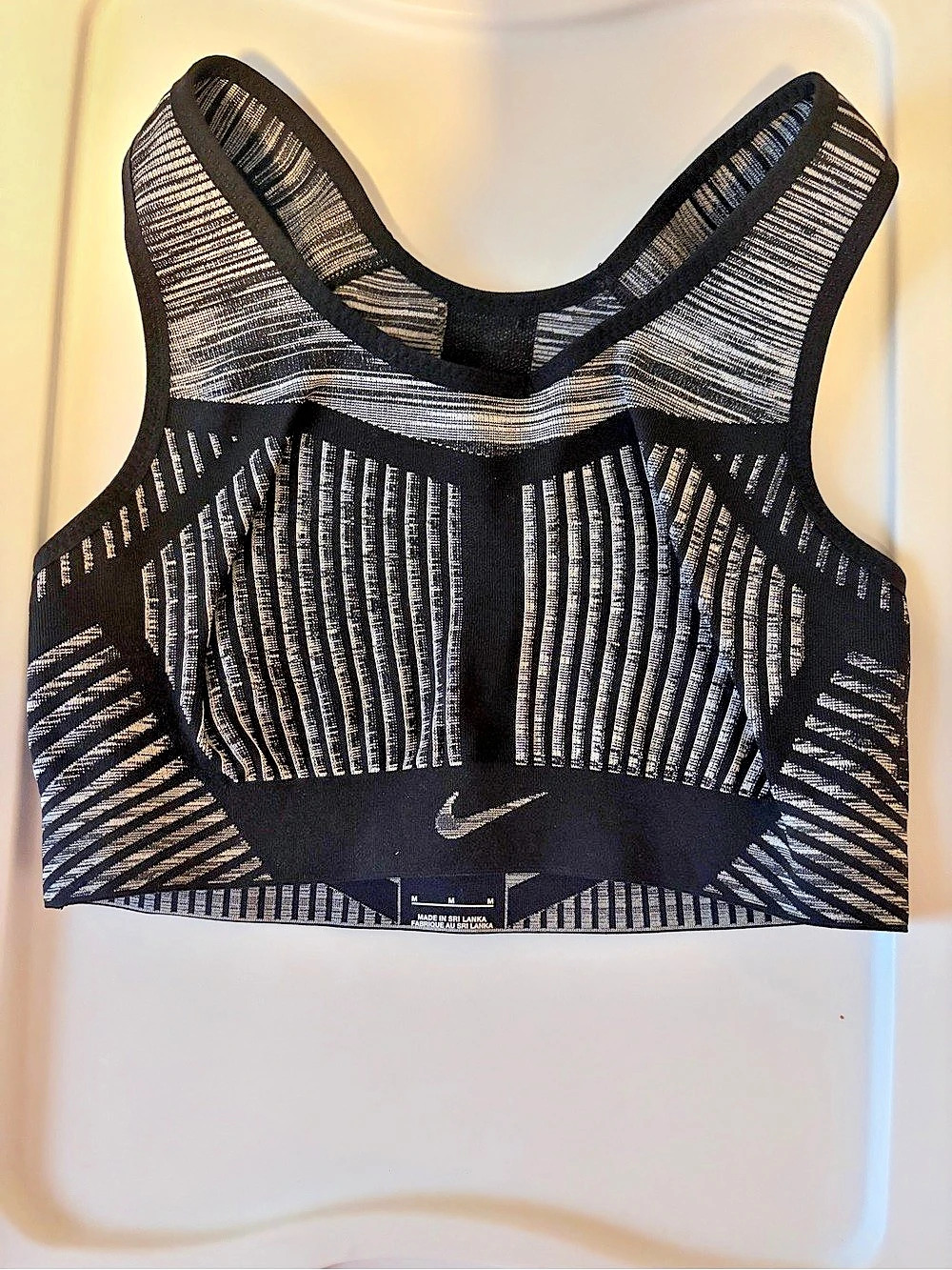 Nike Women's Geometric Sports Bra Black & Silver Like New